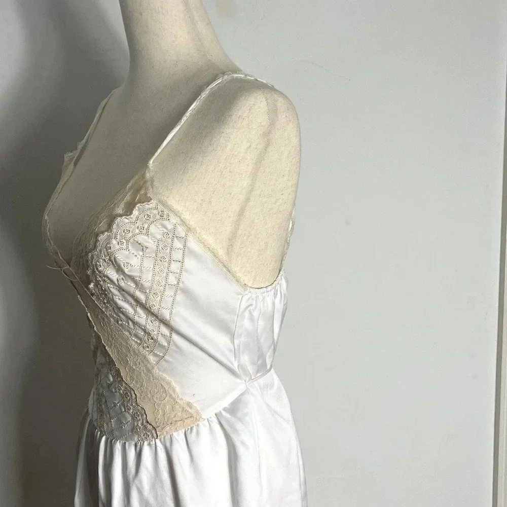 Vintage Victoria’s Secret Gold Crown Label Slip Nightgown Small‎ - Picture 5 of 6